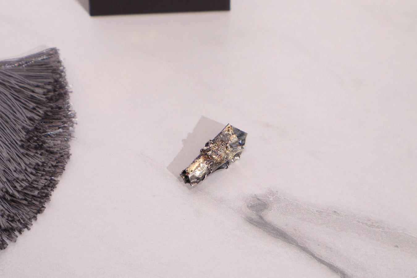 Broš ELECTRUM